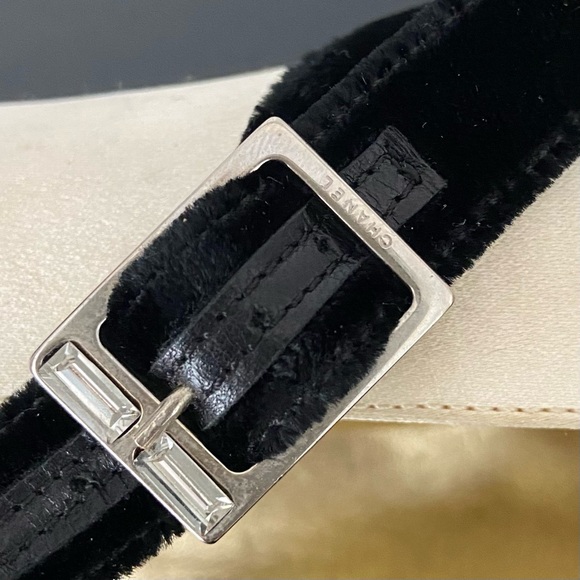 Vintage CHANEL Two Tone Velvet Satin Mary Jane Pumps Low Block Heel - Picture 11 of 16